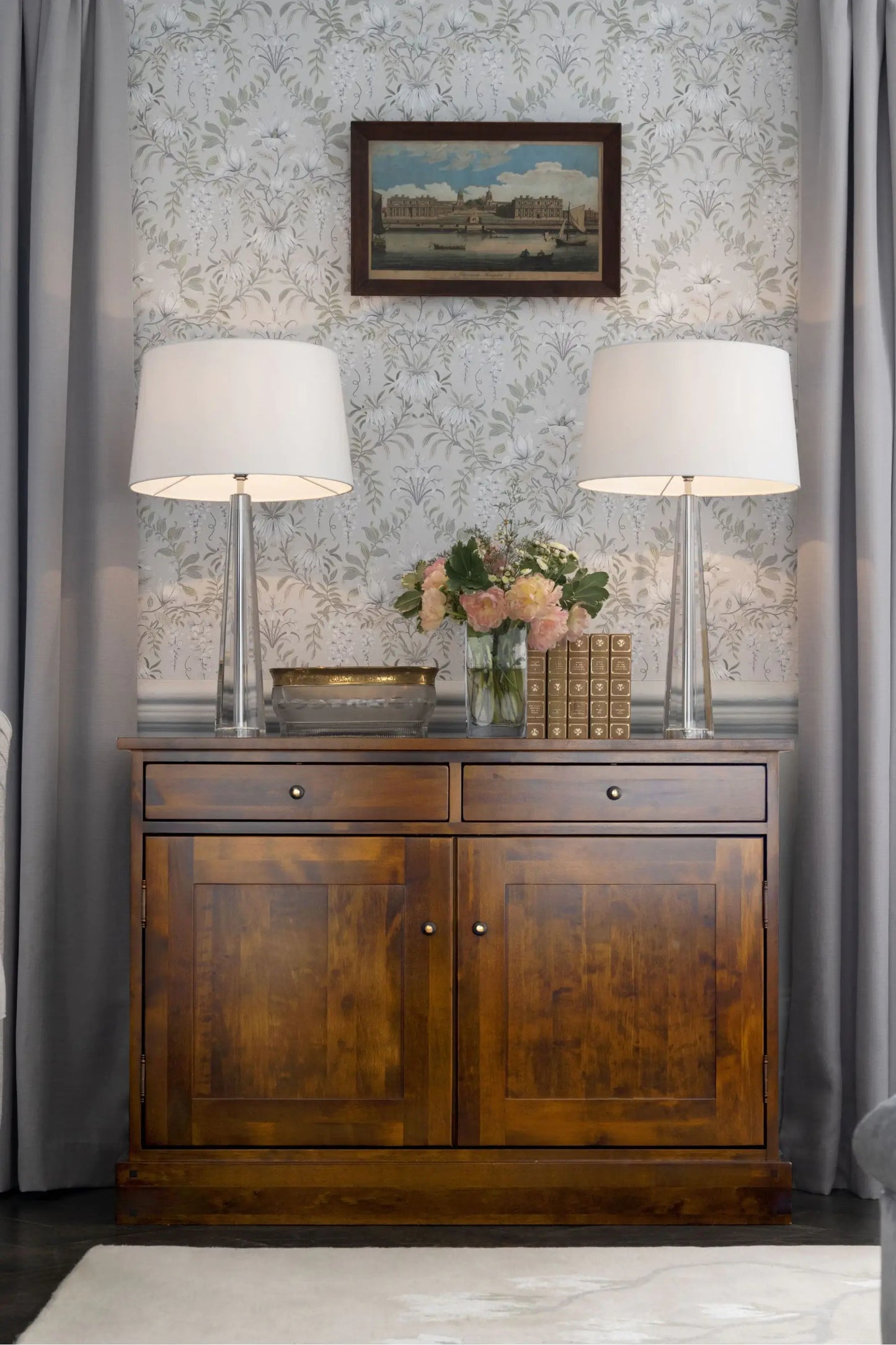 Garrat 2-door chest of drawers with 2 drawers