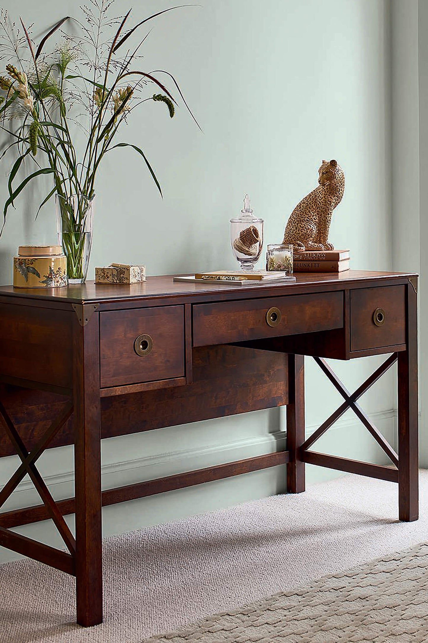 Balmoral writing desk with 3 drawers