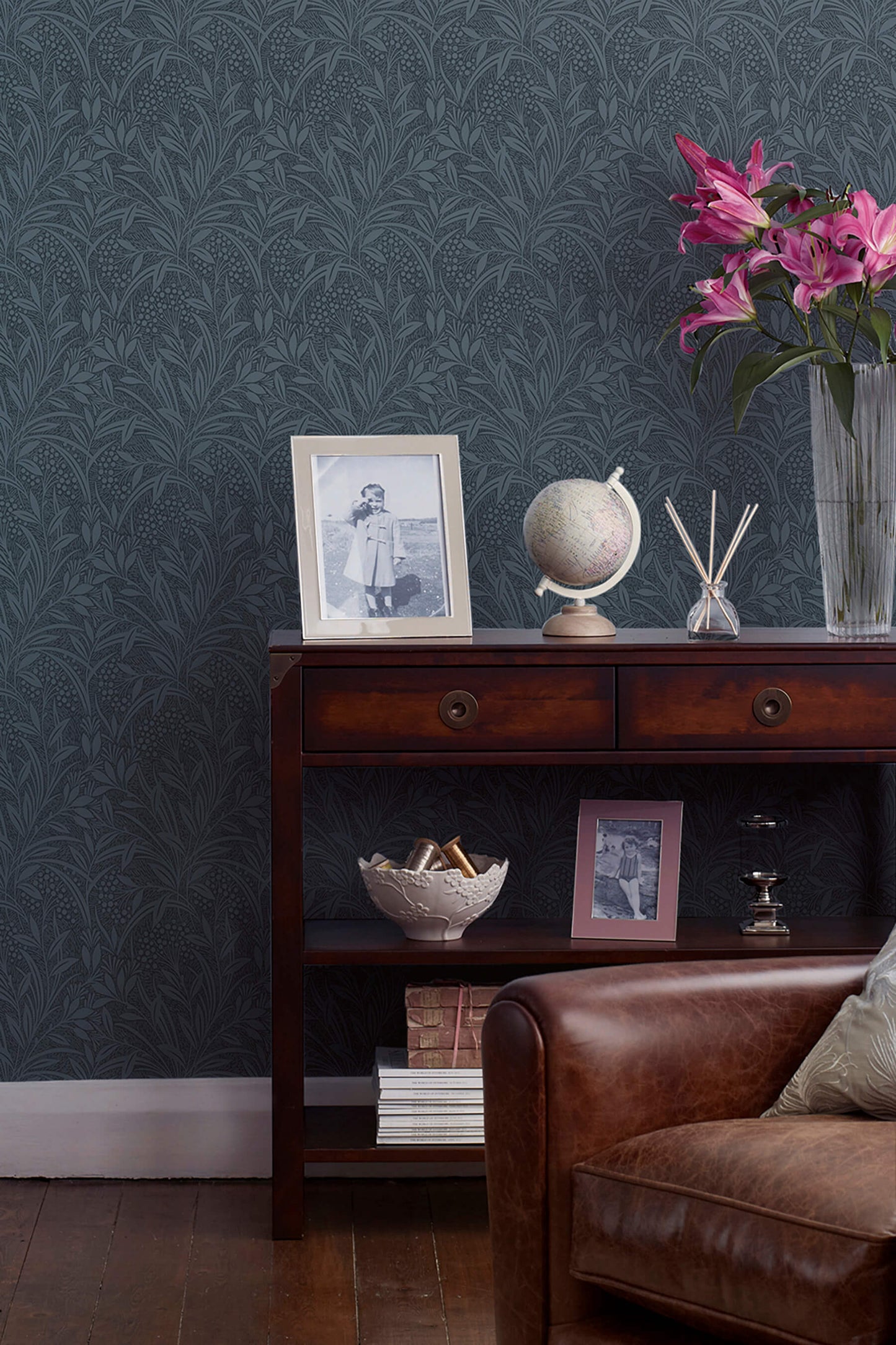 Balmoral console with 2 drawers