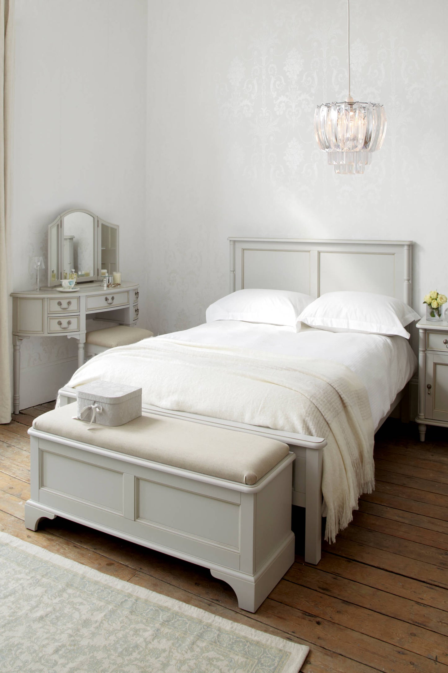 Clifton bed linen box