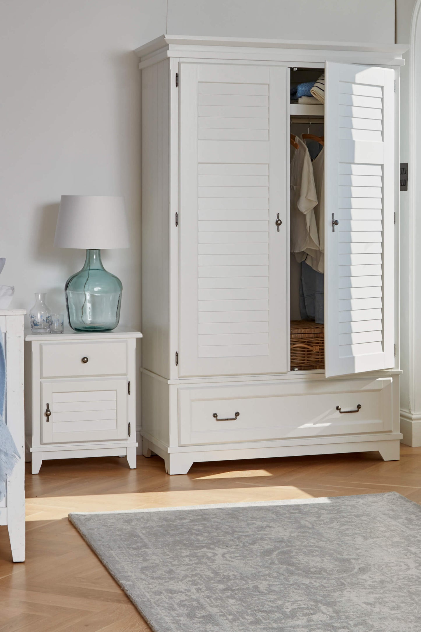Devon wardrobe with 2 blind-effect doors and 1 drawer