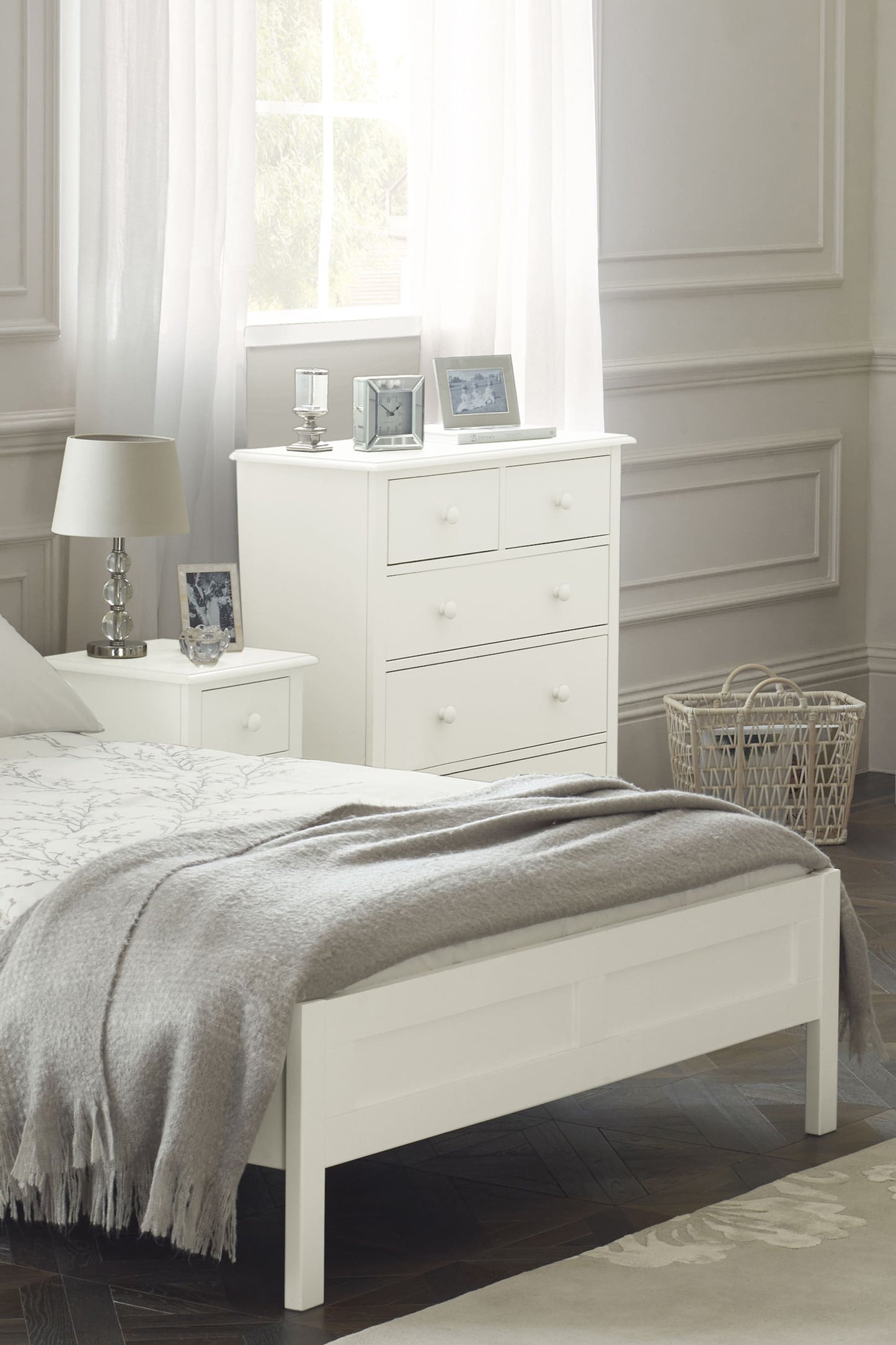 Ashwell chest of drawers with 5 drawers