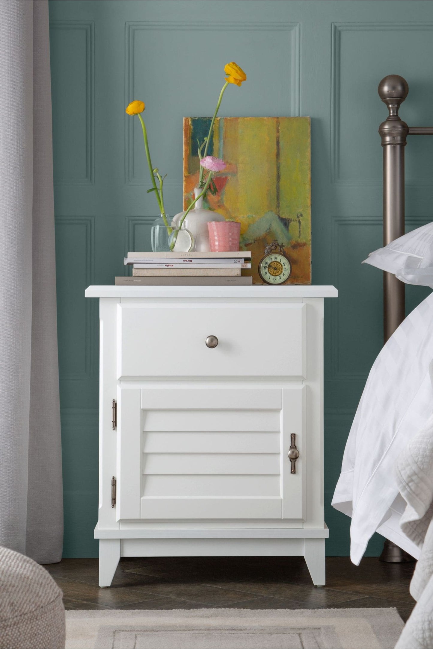 Devon bedside or sofa table with 1 blind-effect door and 1 drawer (handle on the right)