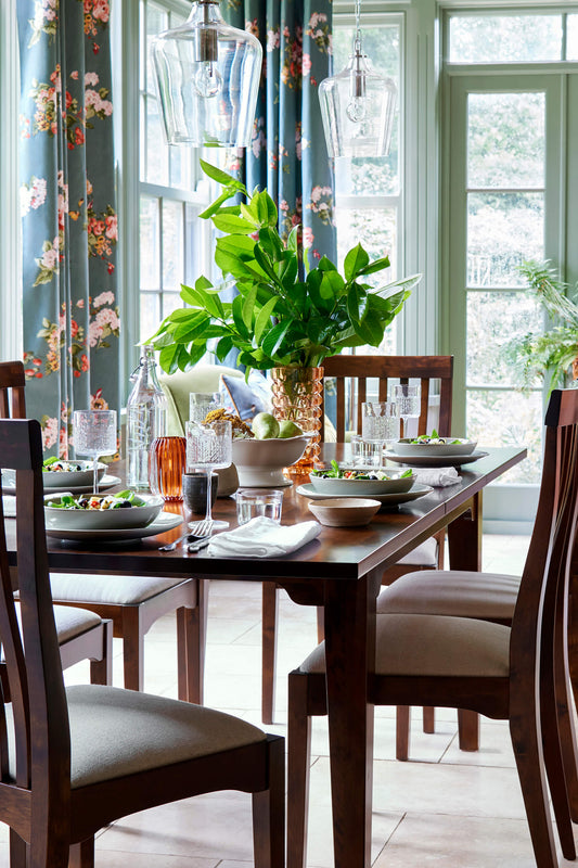 Garrat dining table with extension