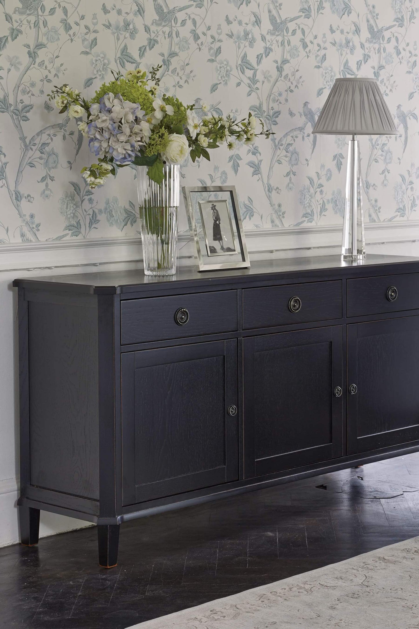 Henshaw 3-door chest of drawers with 3 drawers